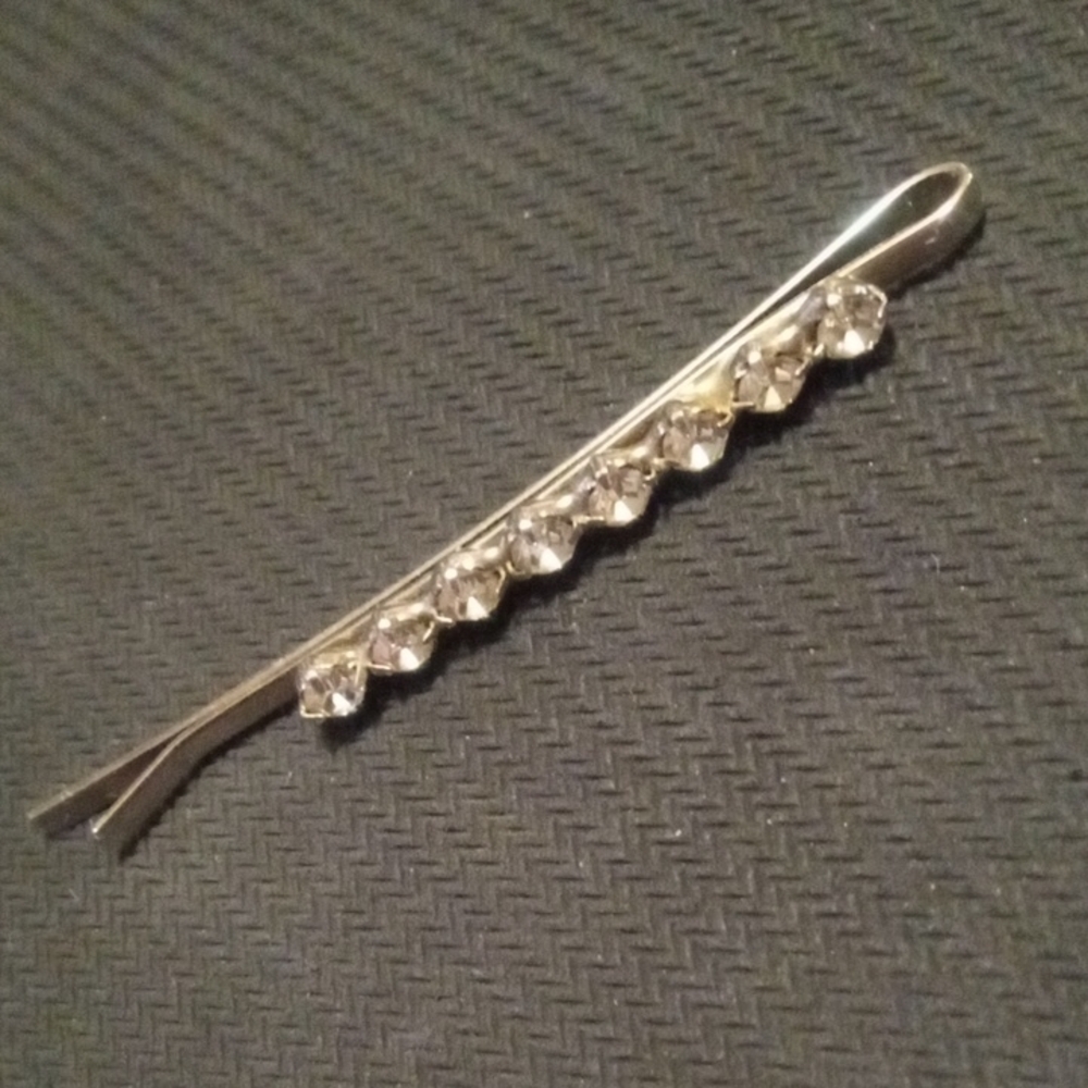 Elegant Pearl and Crystal Hair Clip Set - Picture 6 of 9